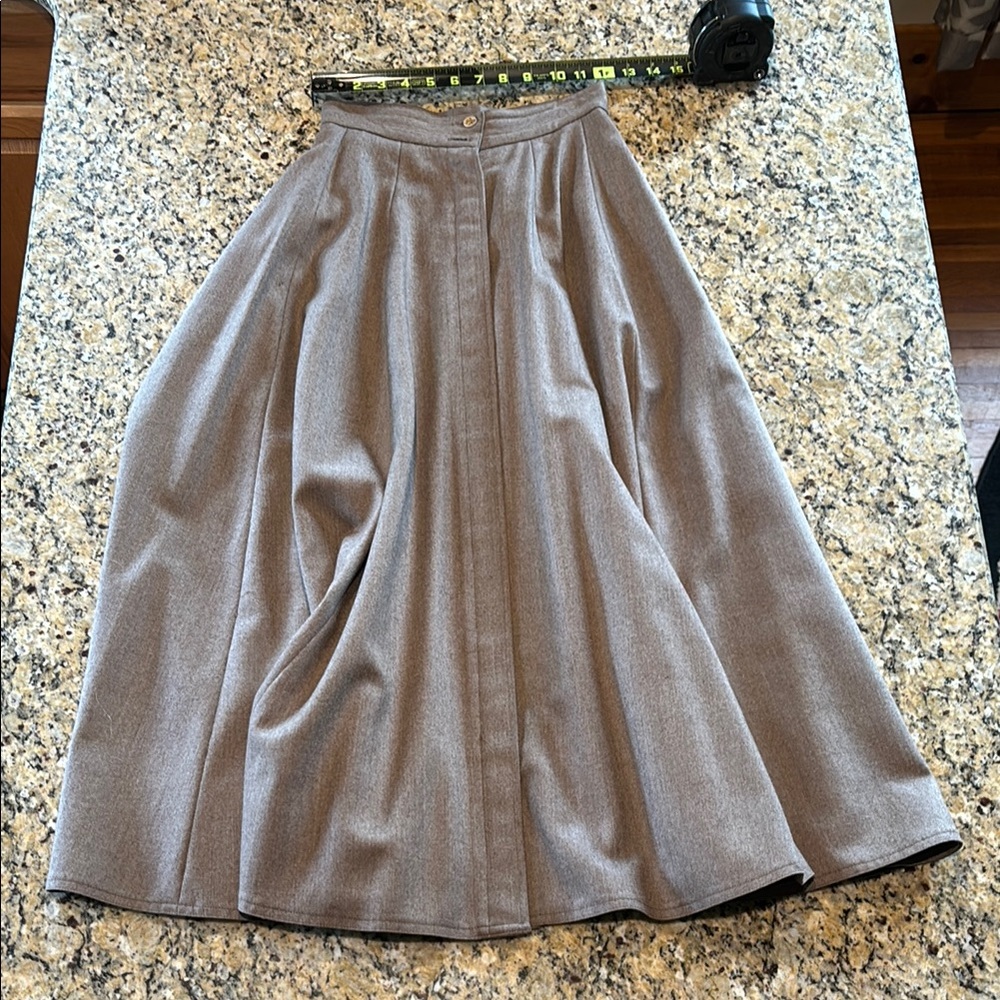 Elegant vintage Women's Skirt
